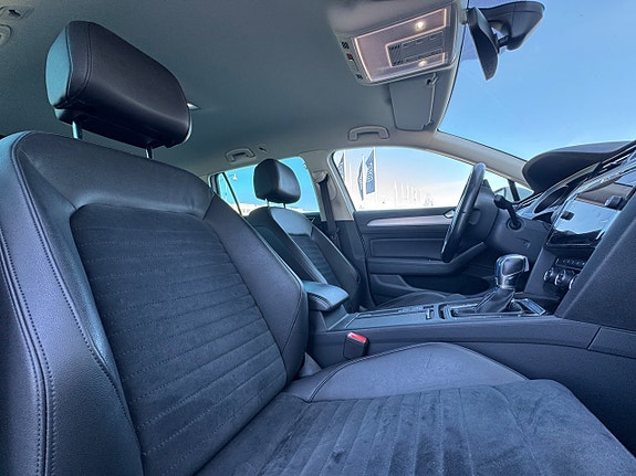 Volkswagen Passat 11 of 15