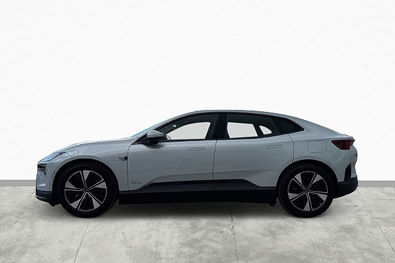 Polestar 4 2 of 5