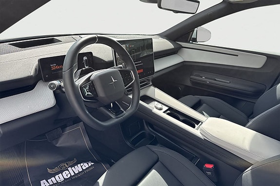 Polestar 4 10 of 19