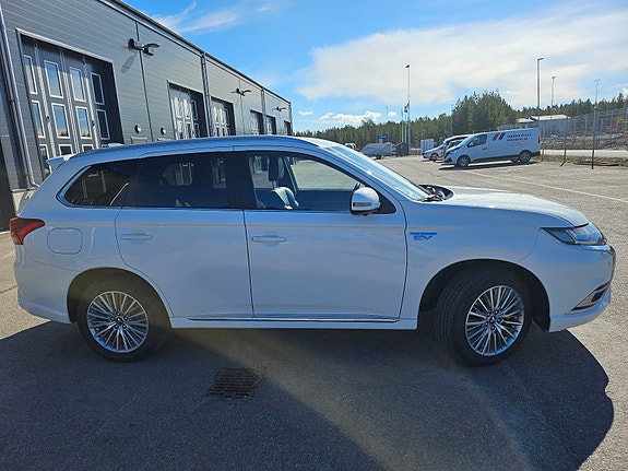 Mitsubishi Outlander 4 of 5