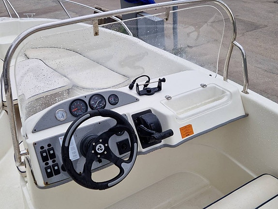 Ryds 568 GT-05 Evinrude 75 DPL E-Tec-05 5 of 6