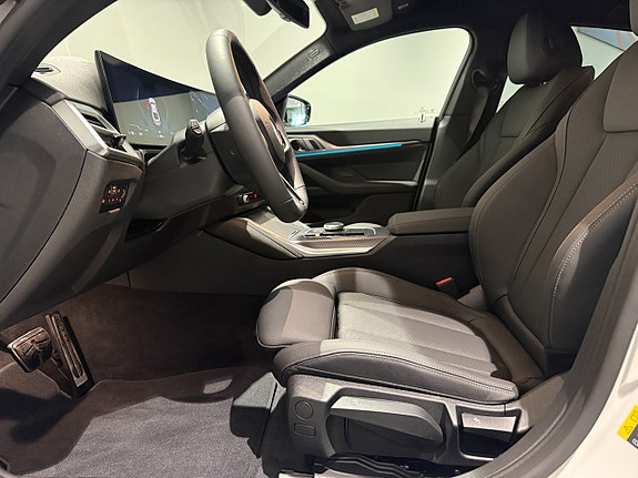 BMW i4 10 of 18
