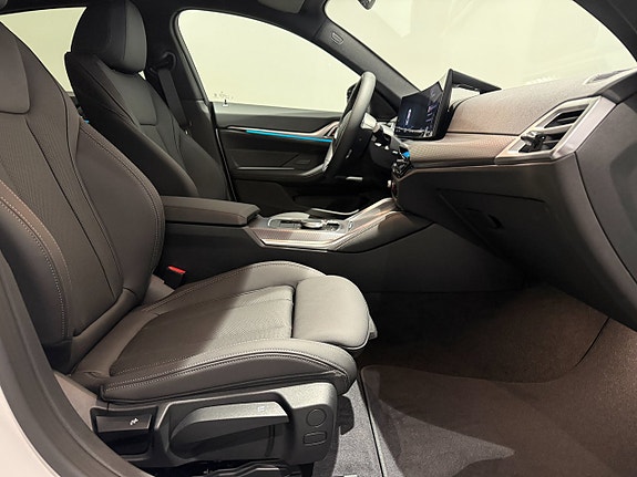 BMW i4 8 of 18