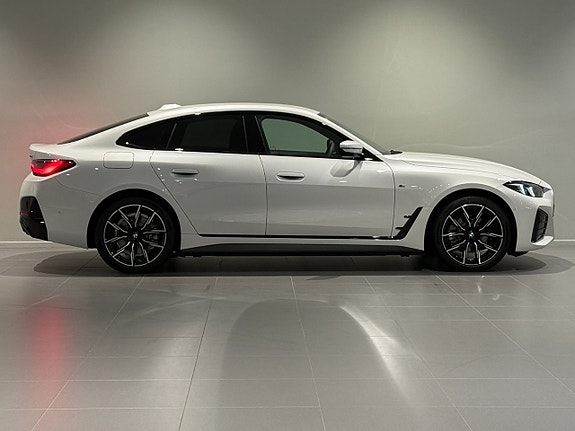 BMW i4 3 of 5