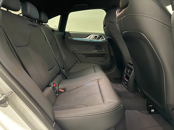 BMW i4 7 of 18