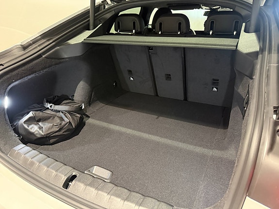 BMW i4 6 of 18