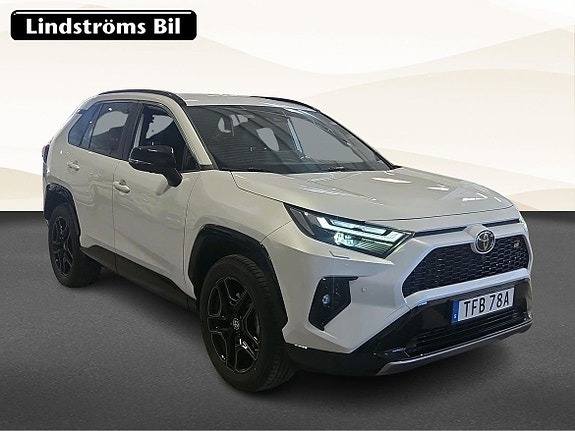 Toyota RAV4 3 of 5