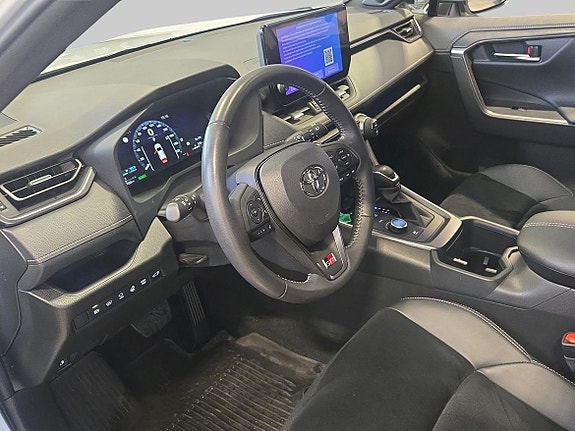 Toyota RAV4 13 of 18