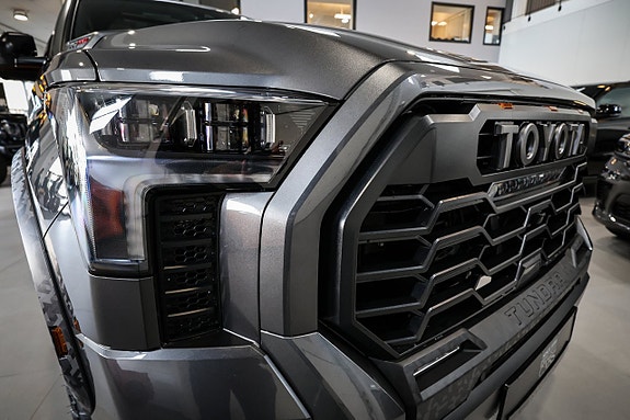 Toyota Tundra 14 of 30