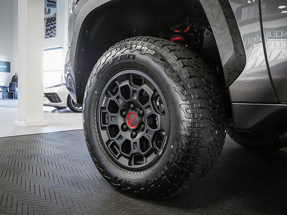 Toyota Tundra 10 of 30