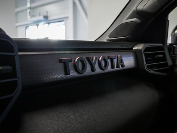 Toyota Tundra 25 of 30