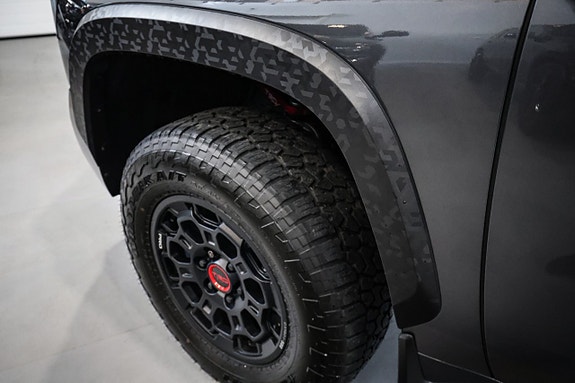 Toyota Tundra 16 of 30