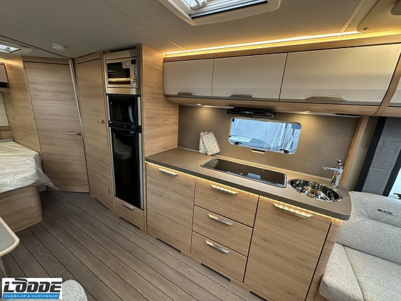 Knaus SÜDWIND BLACK SELECTION 650 UDF 5 of 9