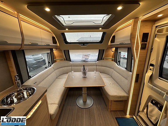 Knaus SÜDWIND BLACK SELECTION 650 UDF 3 of 9