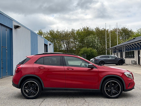 Mercedes-Benz GLA220 4 of 5