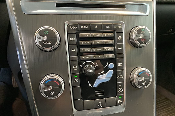 Volvo XC60 16 of 30