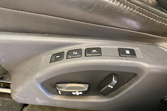 Volvo XC60 15 of 30