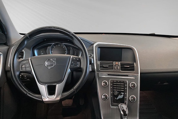 Volvo XC60 9 of 30