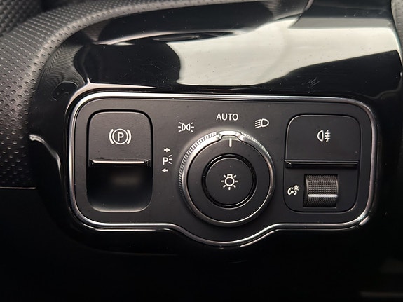 Mercedes-Benz A200 26 of 30