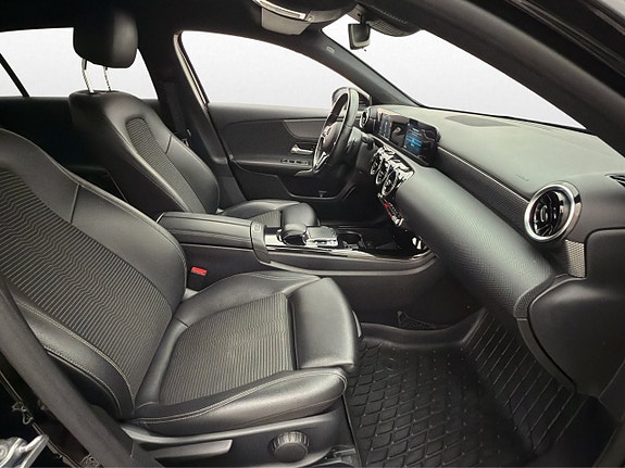 Mercedes-Benz A200 23 of 30