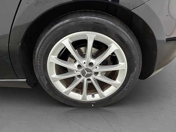 Mercedes-Benz A200 28 of 30