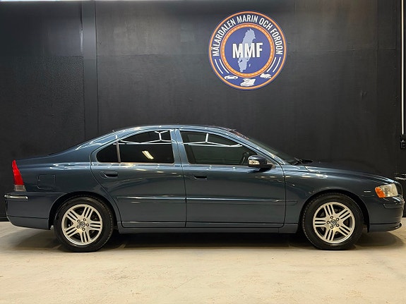 Volvo S60 2 of 5
