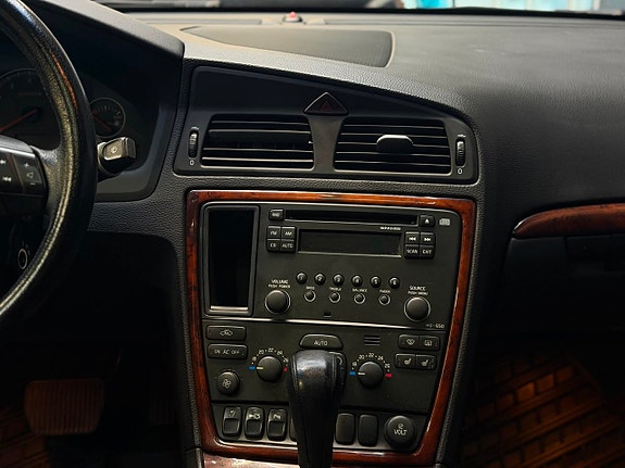 Volvo S60 11 of 24