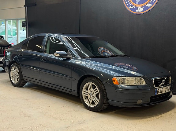 Volvo S60 3 of 5