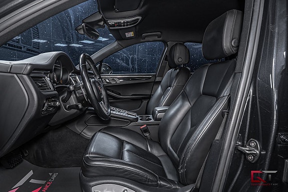 Porsche Macan S 13 of 20