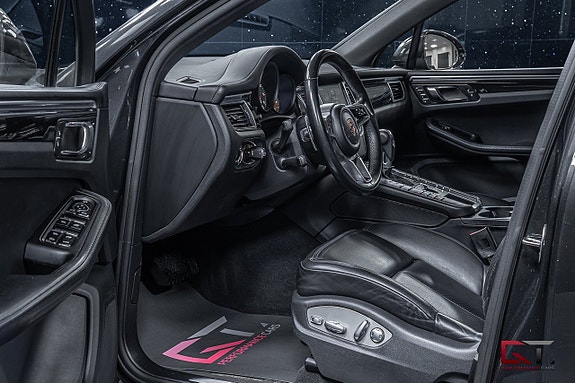 Porsche Macan S 10 of 20