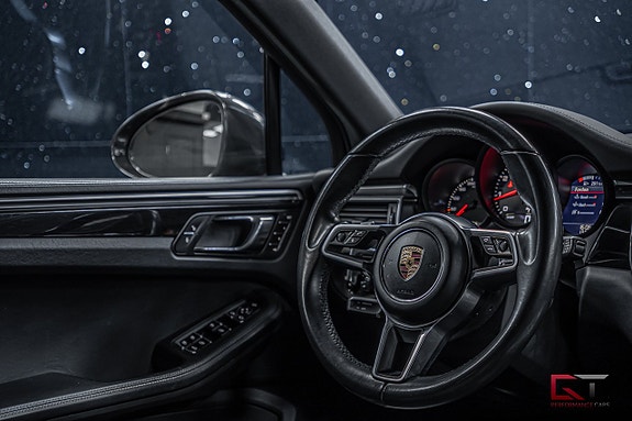 Porsche Macan S 19 of 20