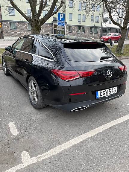 Mercedes-Benz CLA200 2 of 5