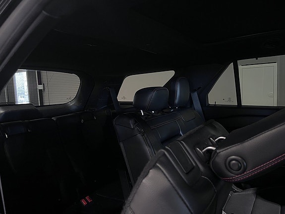 Ford Explorer 22 of 30