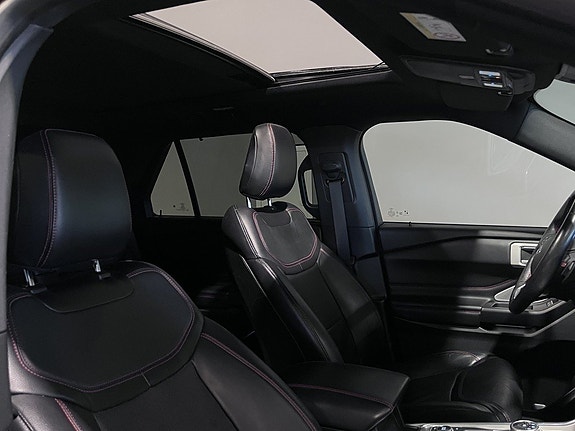 Ford Explorer 20 of 30