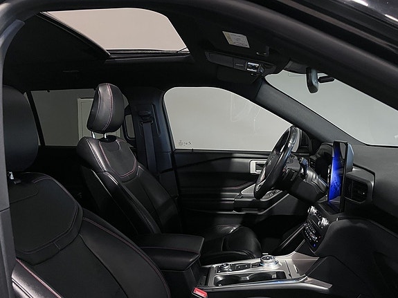 Ford Explorer 19 of 30