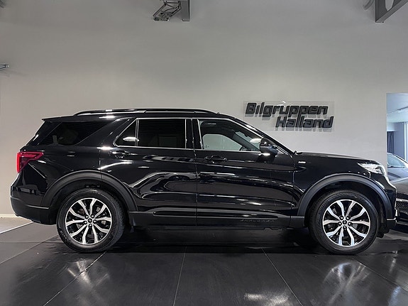 Ford Explorer 8 of 30