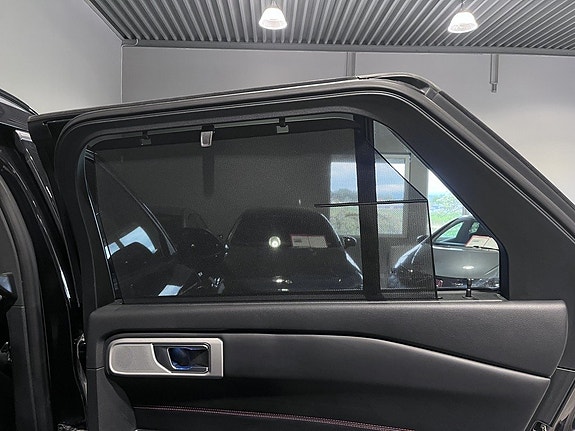 Ford Explorer 30 of 30