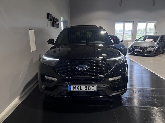 Ford Explorer 6 of 30
