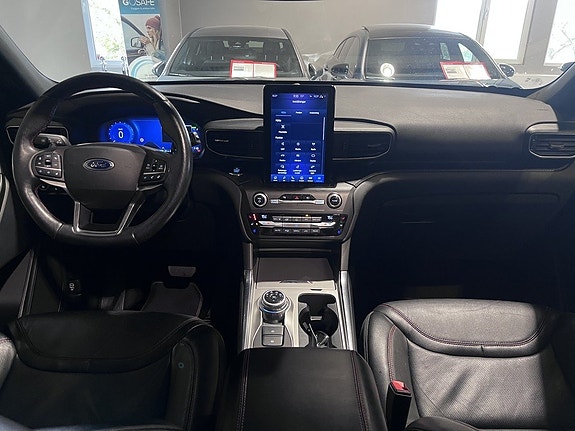 Ford Explorer 18 of 30