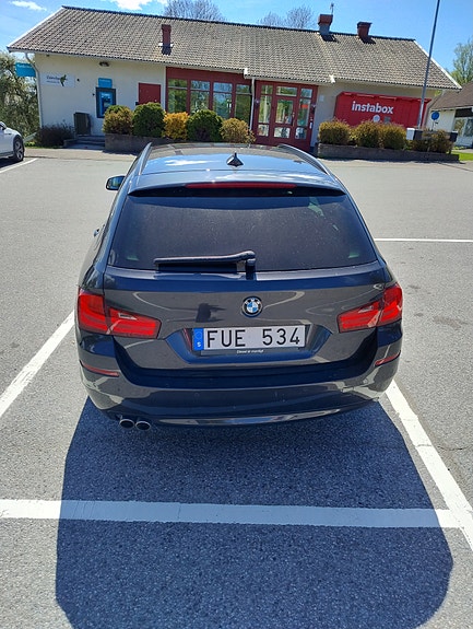 BMW 520d 3 of 5