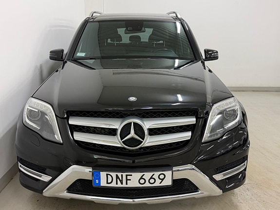 Mercedes-Benz GLK350 2 of 5