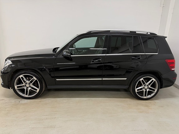 Mercedes-Benz GLK350 3 of 5