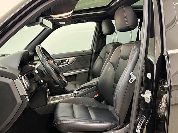 Mercedes-Benz GLK350 4 of 5
