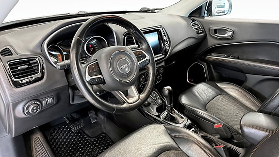 Jeep Compass 10 of 12
