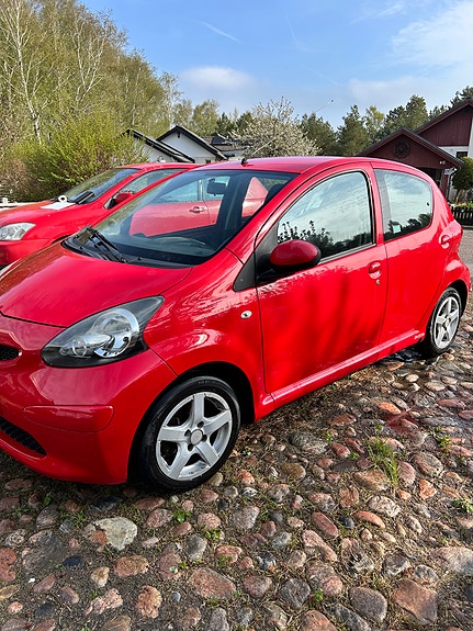 Toyota Aygo 2 of 5