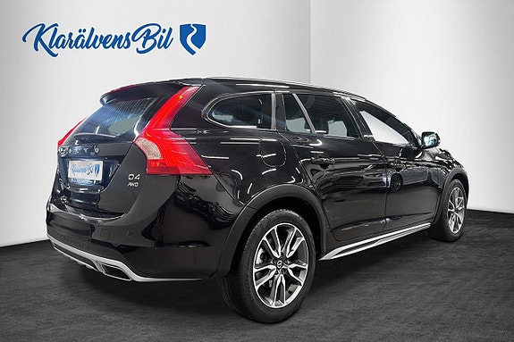 Volvo V60 Cross Country 5 of 5