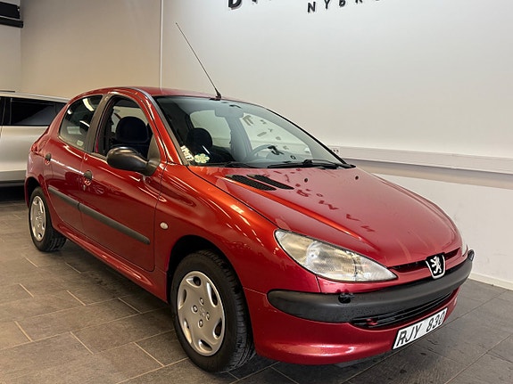 Peugeot 206 2 of 5