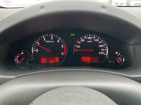 Nissan Navara 12 of 29