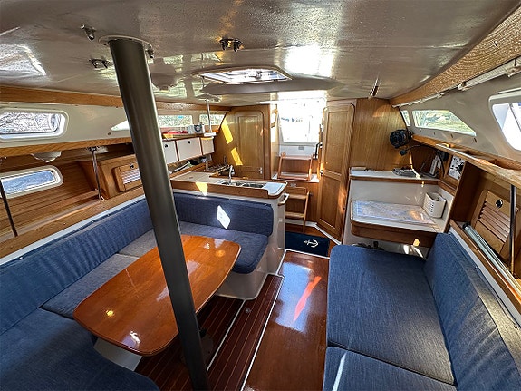 Catalina 34 8 of 12