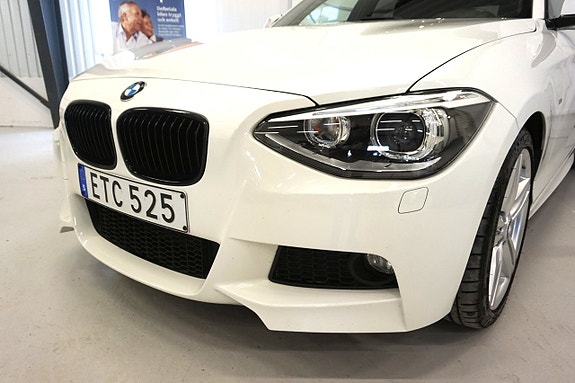 BMW 116i 3 of 5